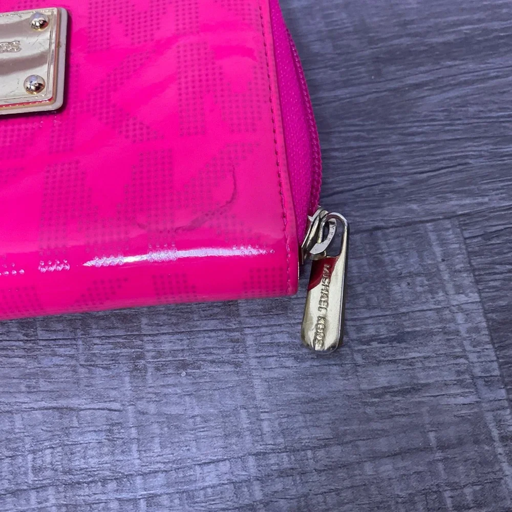Y2K Michael kors hot pink patent leather zip around wallet monogram women